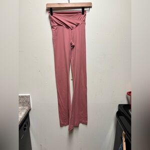 Aerie offline real me flare high rise leggings pink medium